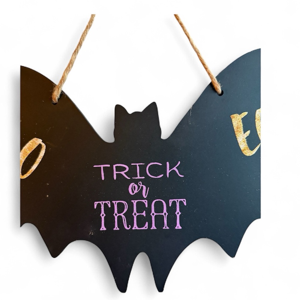 Hand Painted Halloween Bat Sign - Picture 3 of 4